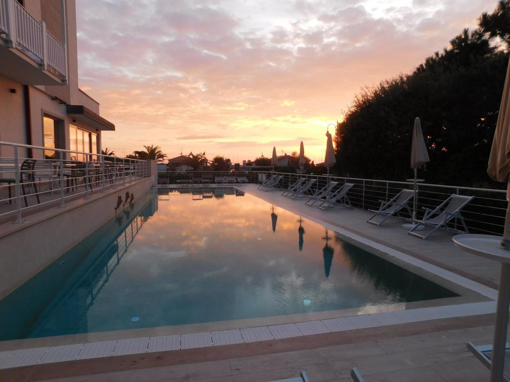 Hotel Oceano Marina di Pietrasanta Luaran gambar